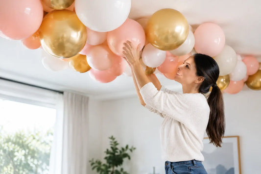 Cómo decorar techo con globos sin complicarte