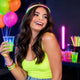 12 ideas para fiesta neón que sí se hacen notar